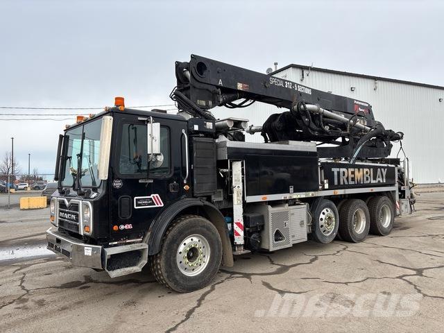 Mack MRU613 Concrete pump trucks