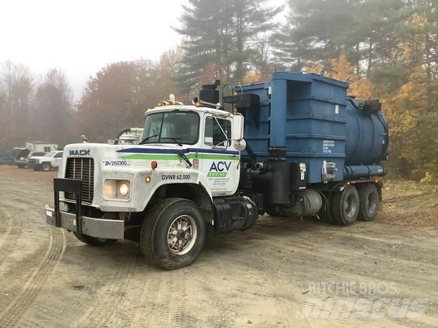 Mack RB690S Combi / vacuum trucks
