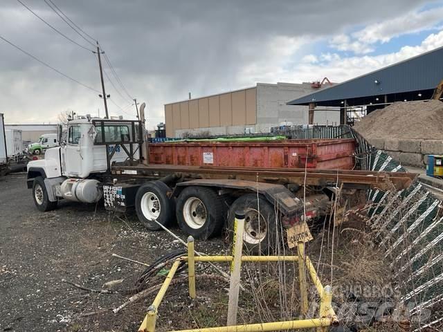 Mack RD688S Skip loader trucks