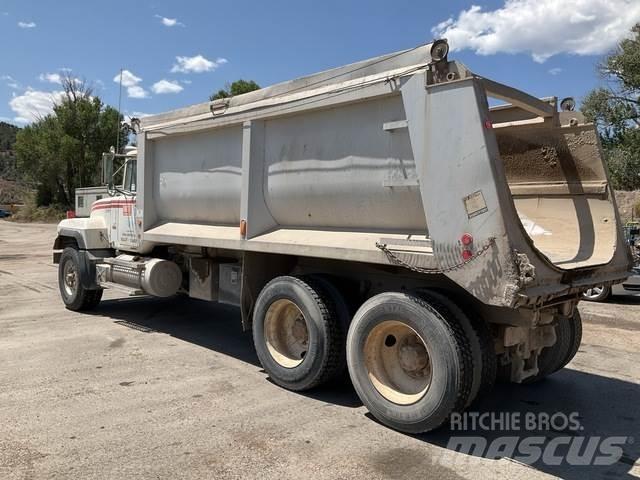 Mack RD688S Tipper trucks