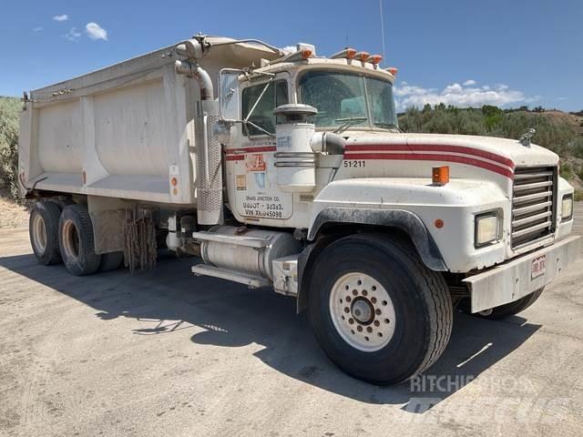 Mack RD688S Tipper trucks