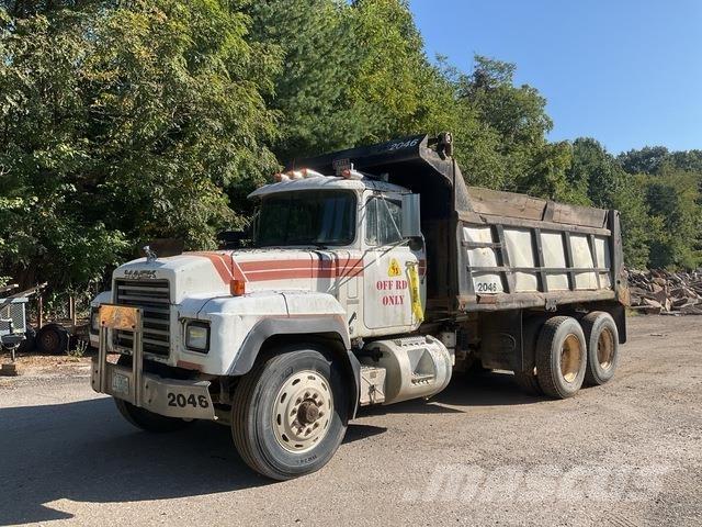 Mack RD688S Tipper trucks