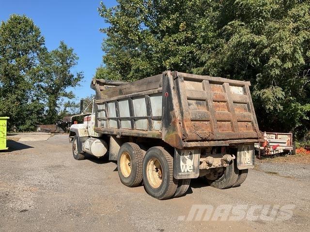 Mack RD688S Tipper trucks