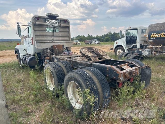 Mack RD688S Tractor Units