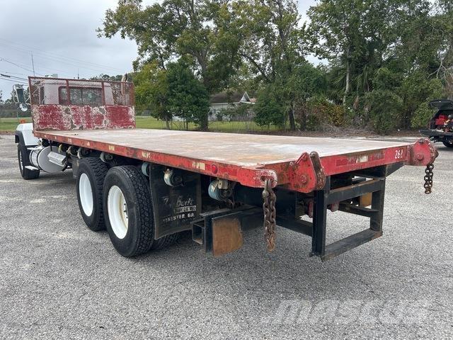 Mack RD690S Flatbed / Dropside trucks