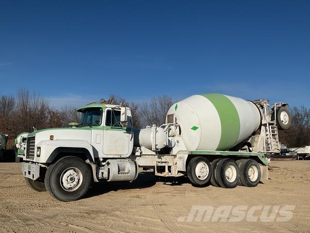 Mack RD690S Other trucks
