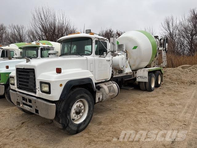 Mack RD690S Other trucks