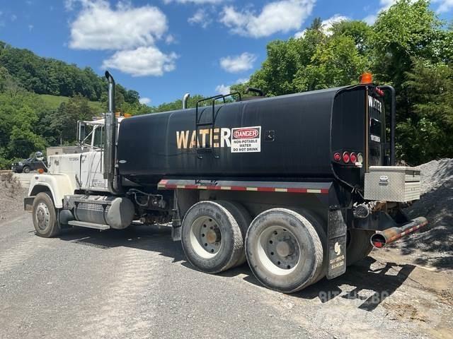 Mack RW613 Water tankers