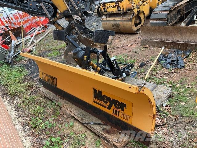 Meyer LP8.5 Snow blades and plows