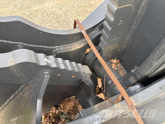 Mustang FH20 Construction - Others