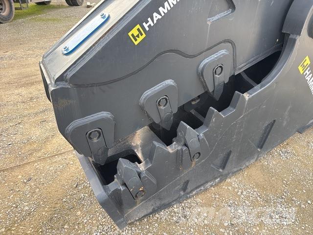 Mustang RH60 Construction - Others