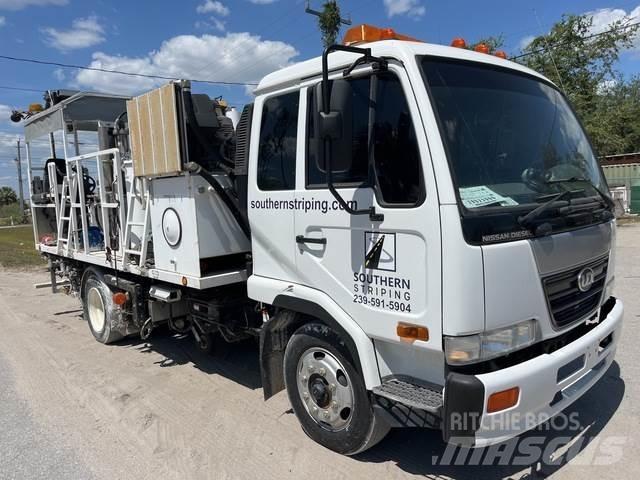 Nissan UD2300 Municipal / general purpose vehicles