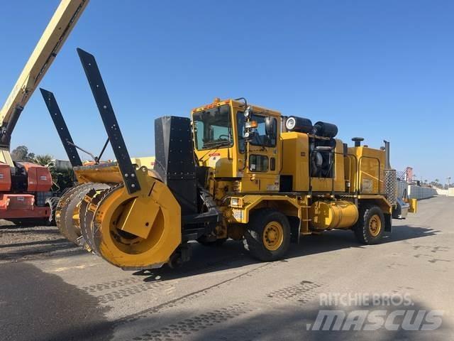 Oshkosh H2923B Snow throwers