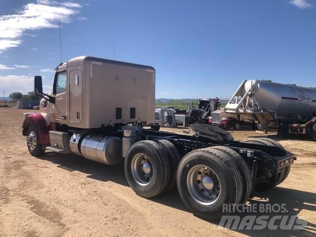 Peterbilt  Tractor Units