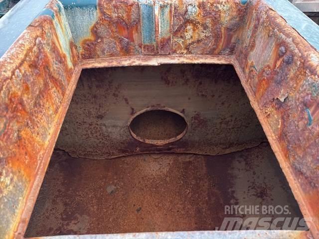 Peterbilt 330 Water tankers