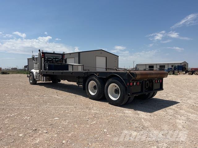 Peterbilt 367 Flatbed / Dropside trucks