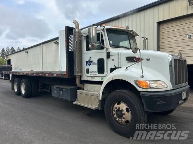 Peterbilt 382 Flatbed / Dropside trucks