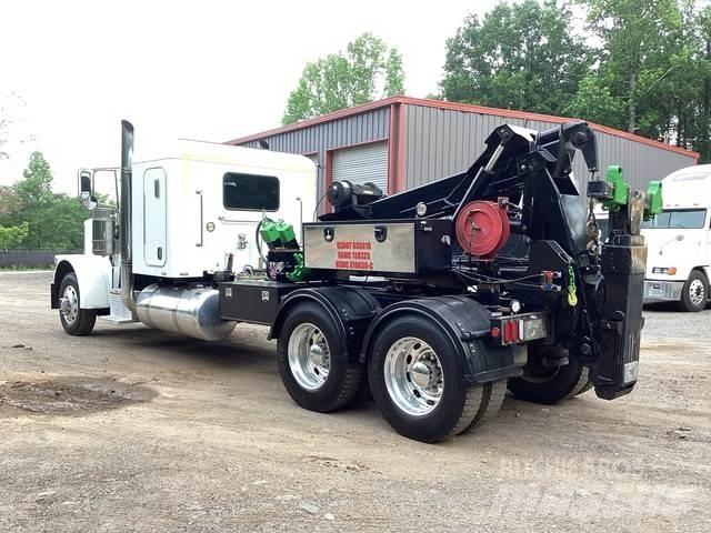 Peterbilt 388 Recovery vehicles
