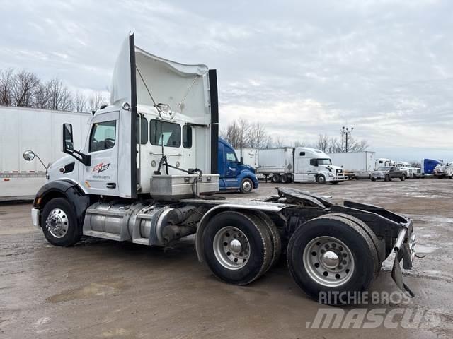 Peterbilt 579 Tractor Units