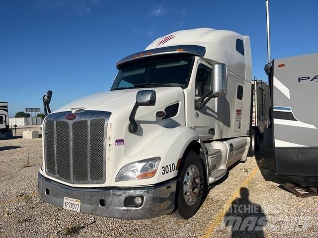Peterbilt 579 Tractor Units