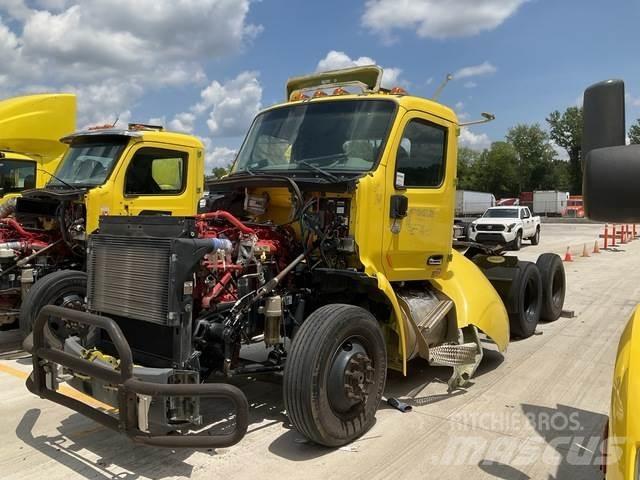 Peterbilt 579 Tractor Units