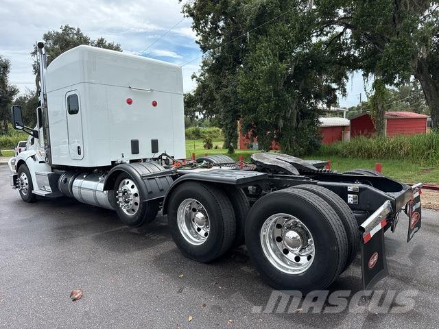 Peterbilt 579 Tractor Units