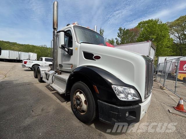 Peterbilt 579 Tractor Units