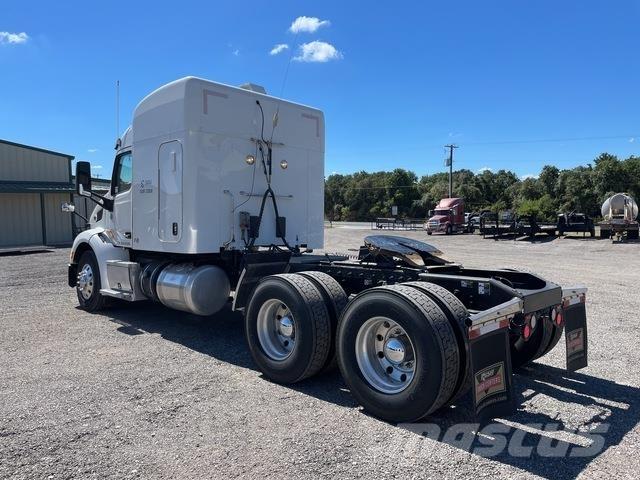Peterbilt 589 Tractor Units