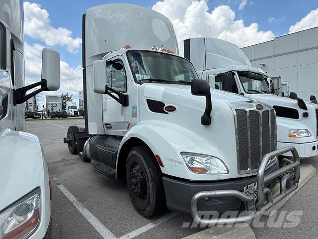 Peterbilt M579 Tractor Units