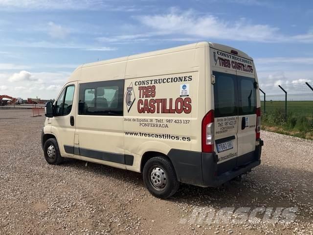 Peugeot Boxer Box body trucks