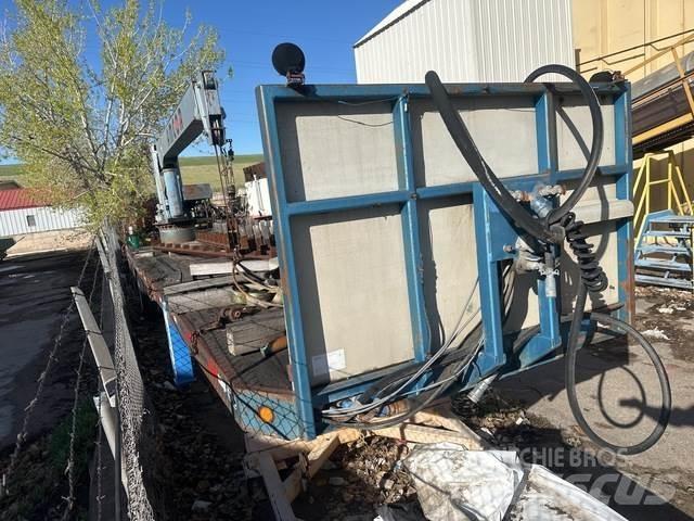 QMC  Flatbed/Dropside trailers
