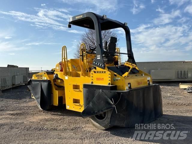 Sakai GW745 Pneumatic tired rollers