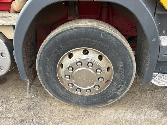 Scania P440 Hook lift trucks