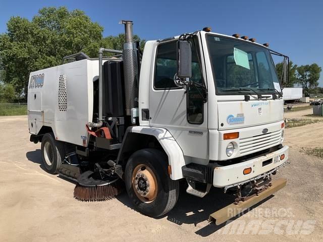 Schwarze A7000 Sweeper trucks