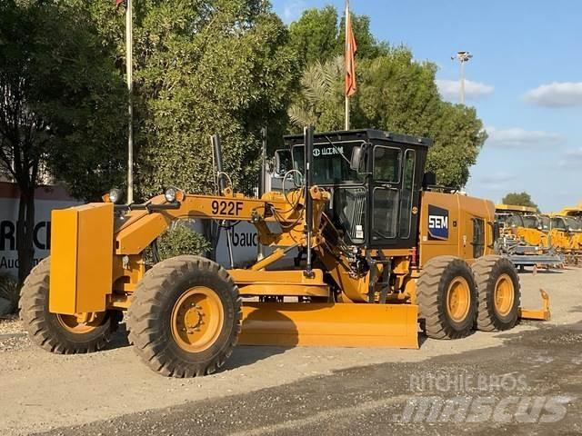 SEM 922F Graders