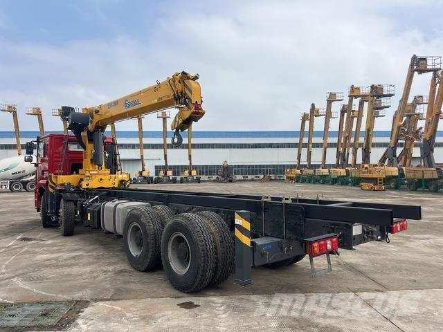 Shacman M3000 Crane trucks