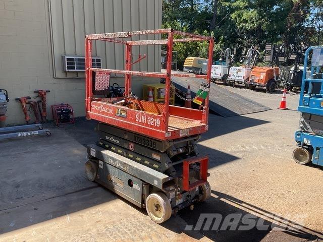 SkyJack 3219 Scissor lifts