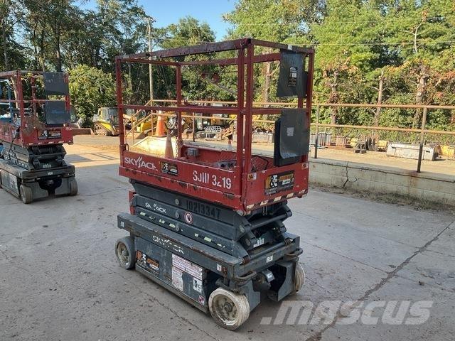 SkyJack 3219 Scissor lifts