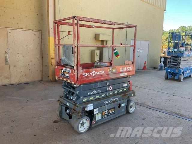 SkyJack 3219 Scissor lifts