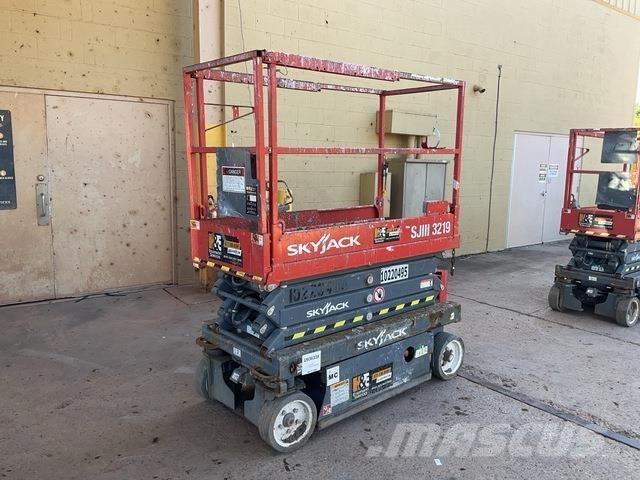 SkyJack 3219 Scissor lifts