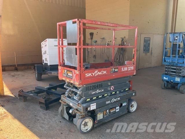 SkyJack 3219 Scissor lifts