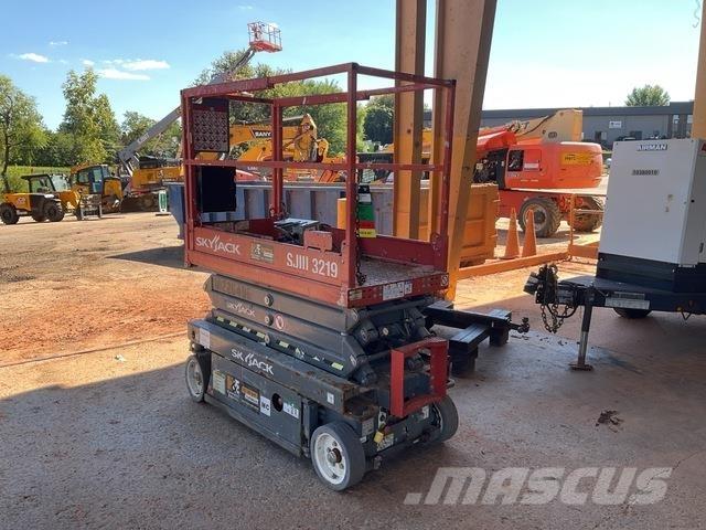 SkyJack 3219 Scissor lifts