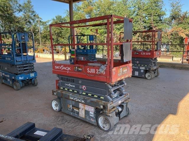 SkyJack 3219 Scissor lifts