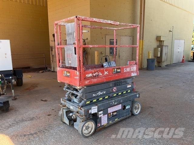 SkyJack 3219 Scissor lifts