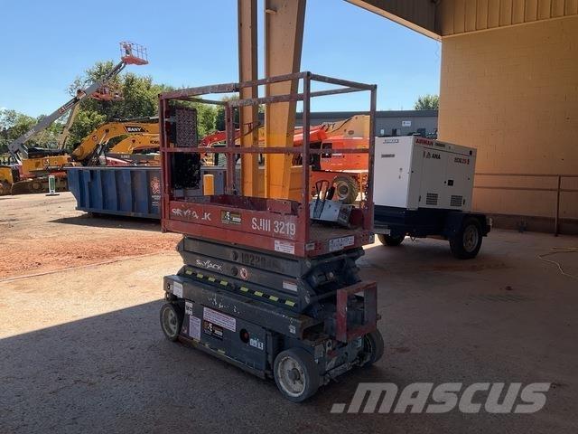 SkyJack 3219 Scissor lifts
