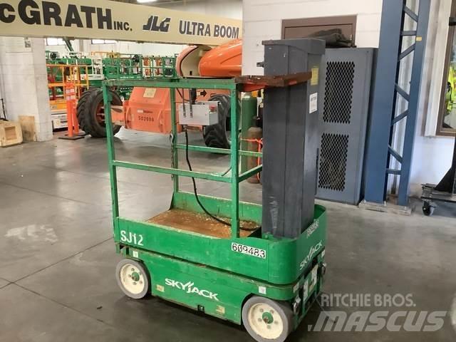 SkyJack SJ12 Vertical mast lifts