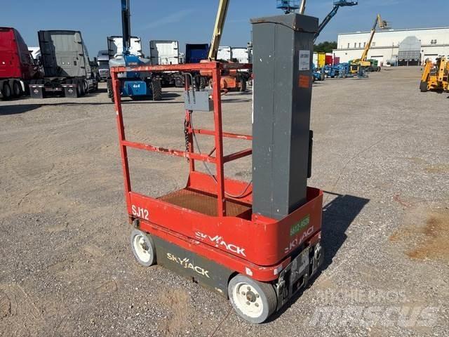 SkyJack SJ12 Vertical mast lifts