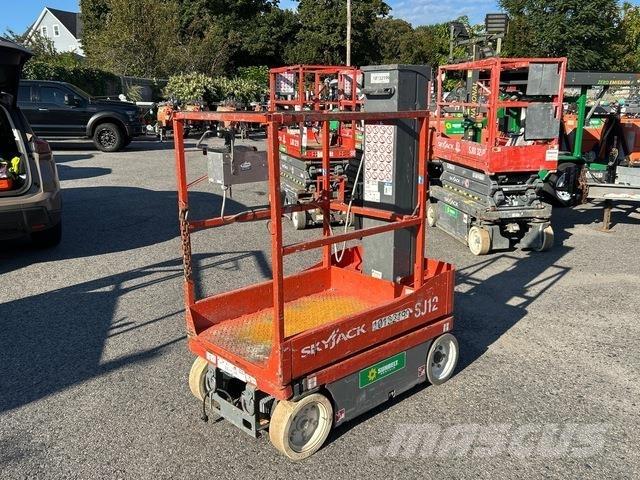 SkyJack SJ12 Vertical mast lifts