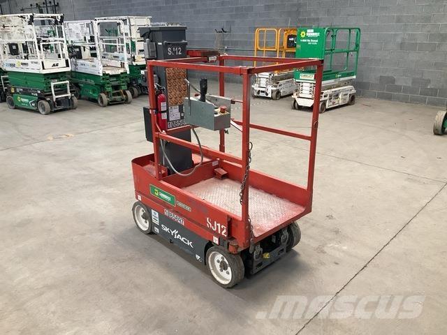 SkyJack SJ12 Vertical mast lifts