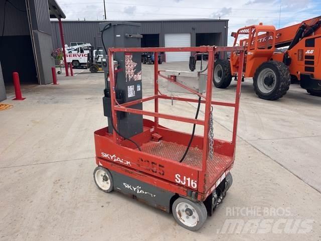 SkyJack SJ16 Vertical mast lifts